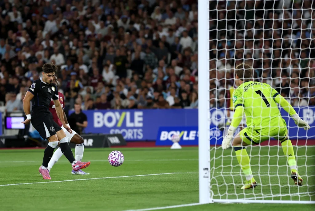 neto-goal-whu-a